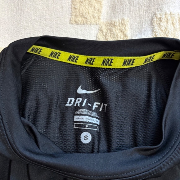 ⚽️ Nike Dri-Fit Athletic Tee | Size S - Picture 2 of 3